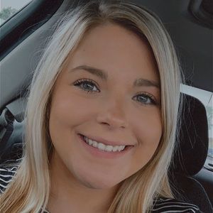 Meet your Posher, Alexandra